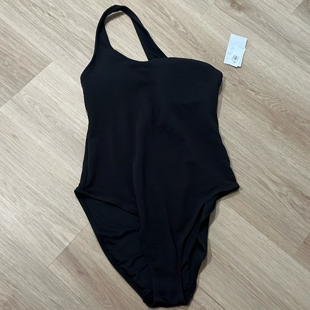 Large Old Navy Swimsuit NWT Black textured one shoulder